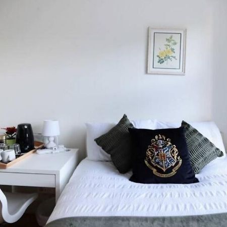 Comfy Private Bedrooms Near Euston Station, Central Лондон Екстер'єр фото