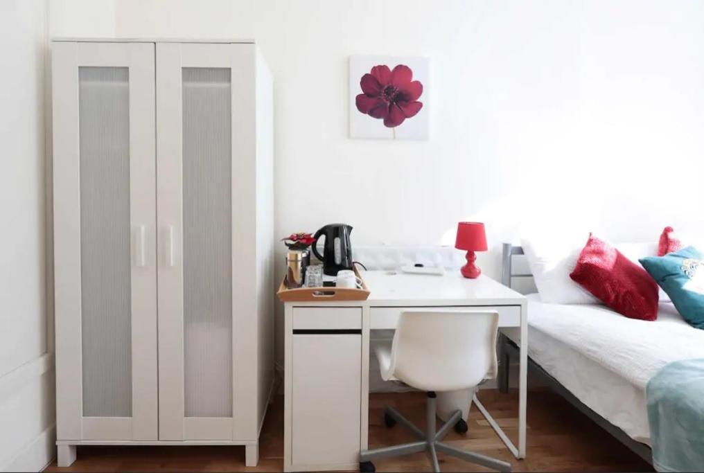 Comfy Private Bedrooms Near Euston Station, Central Лондон Екстер'єр фото