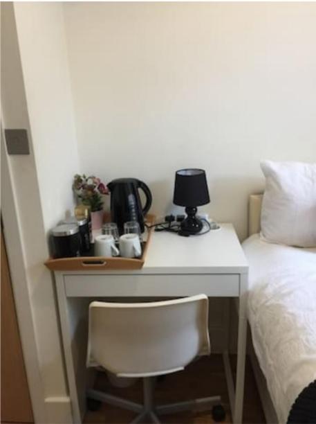 Comfy Private Bedrooms Near Euston Station, Central Лондон Екстер'єр фото