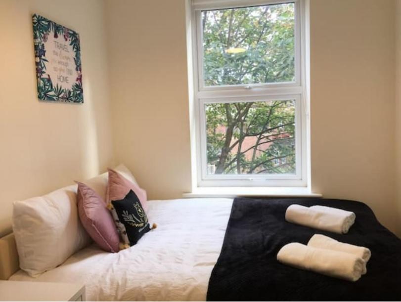 Comfy Private Bedrooms Near Euston Station, Central Лондон Екстер'єр фото